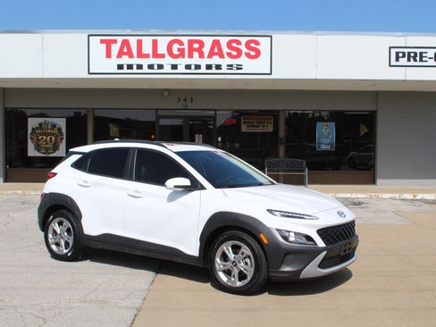 Used 2023 Hyundai Kona SEL w/ Convenience Package FWD image 2