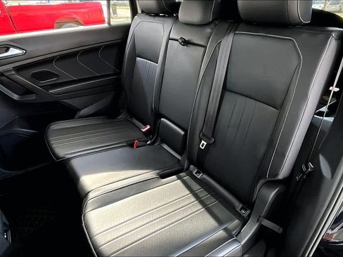 Used 2022 Volkswagen Tiguan SE image 20