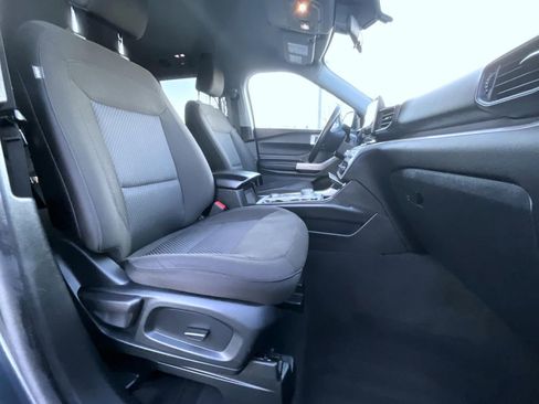 Used 2023 Ford Explorer XLT image 16