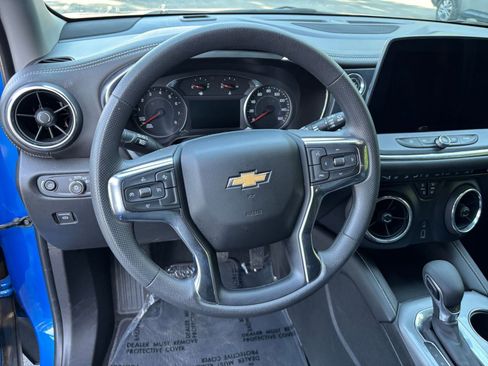 Used 2025 Chevrolet Blazer LT FWD image 29
