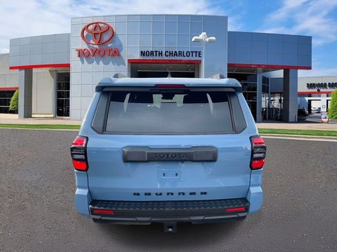 Used 2025 Toyota 4Runner SR5 AWD/4WD image 8