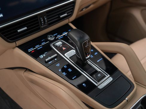 Certified 2023 Porsche Cayenne image 26