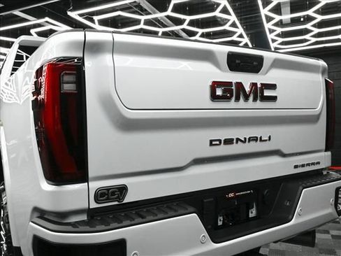 New 2026 GMC Sierra 2500 Denali w/ Denali Reserve Package AWD/4WD image 36