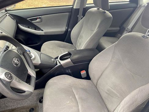 Used 2015 Toyota Prius Two image 11