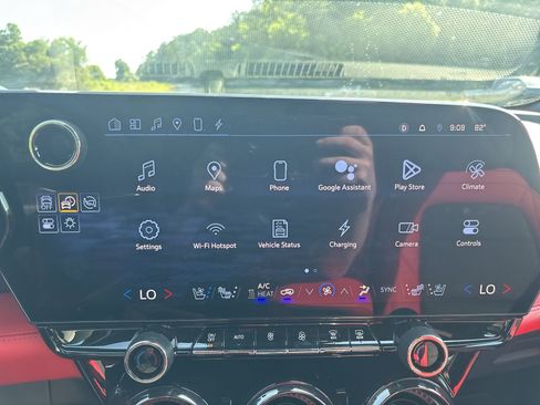 Used 2024 Chevrolet Blazer EV RS AWD/4WD image 19