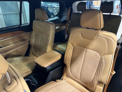 Used 2021 Jeep Grand Cherokee L Summit image 39