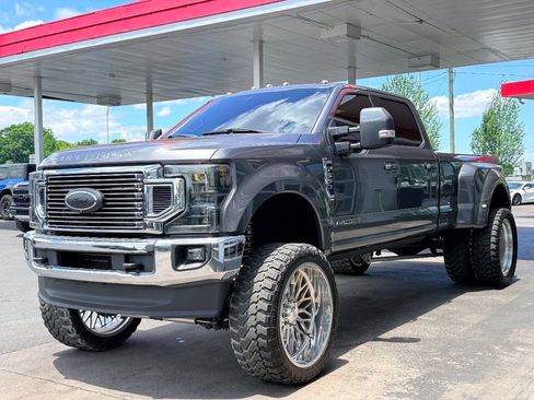 Used 2021 Ford F350 Lariat w/ Lariat Value Package AWD/4WD image 6