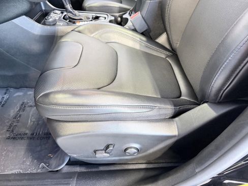 Used 2022 Jeep Cherokee Limited w/ Elite Package image 14