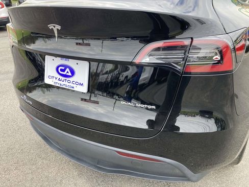 Used 2023 Tesla Model Y Long Range image 11