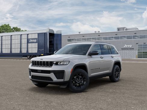 New 2026 Jeep Grand Cherokee Altitude AWD/4WD image 1