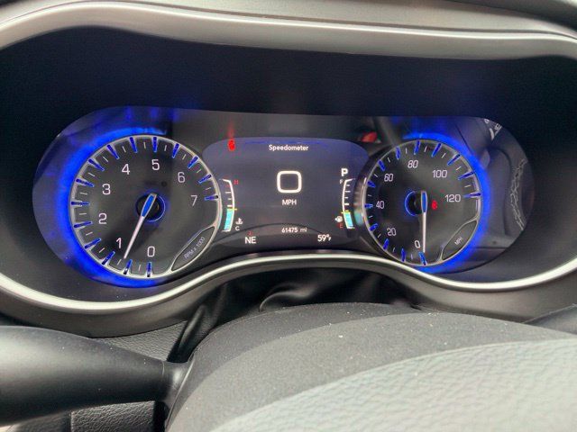 Used 2024 Chrysler Pacifica Touring-L FWD image 15