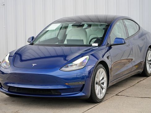 Used 2021 Tesla Model 3 Standard Range Plus image 49