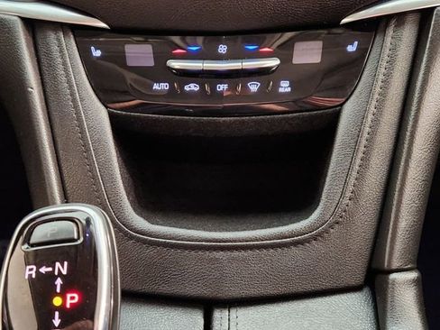 Used 2018 Cadillac XT5 Luxury w/ Driver Awareness Package image 19