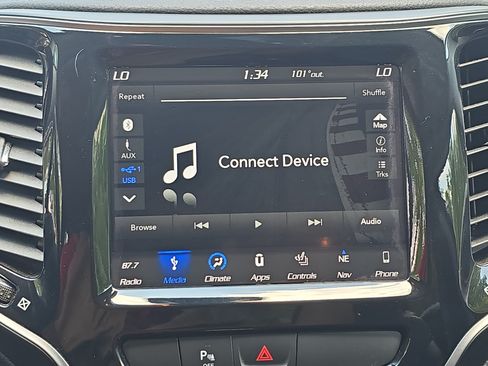 Used 2019 Jeep Cherokee Limited AWD/4WD image 21