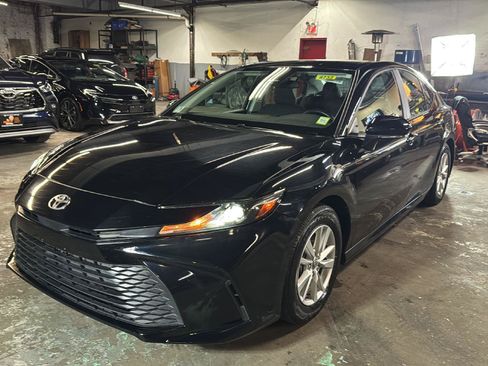 Certified 2025 Toyota Camry LE FWD image 10
