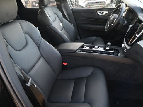 Used 2025 Volvo XC60 B5 Plus w/ Climate Package image 16