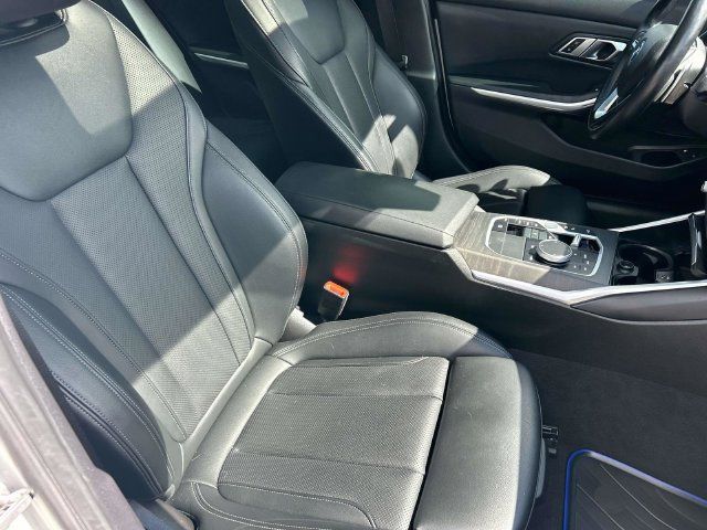 Used 2023 BMW 330e xDrive AWD/4WD image 23