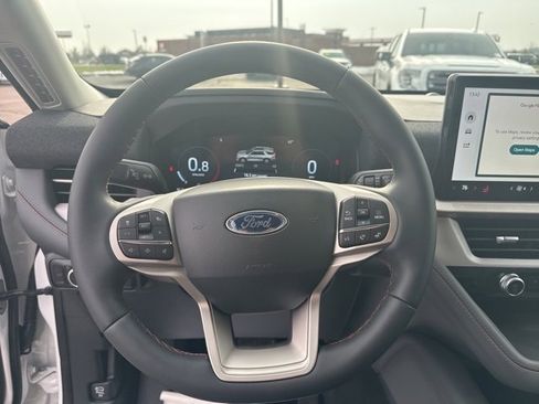 Used 2025 Ford Explorer Active image 24