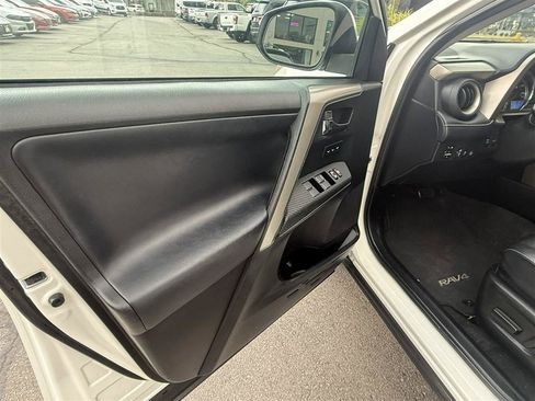Used 2015 Toyota RAV4 Limited w/ Technology Package AWD/4WD image 10