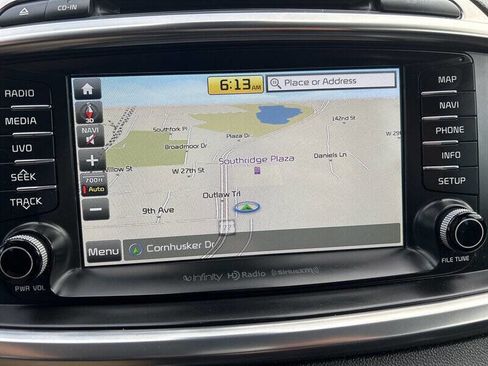 Used 2018 Kia Sorento SX image 24