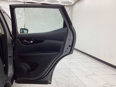 Used 2018 Nissan Rogue Sport SL image 25