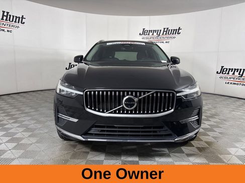 Used 2023 Volvo XC60 B5 Plus FWD image 3