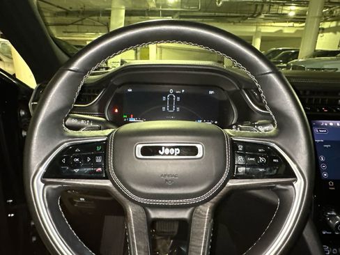 Used 2021 Jeep Grand Cherokee L Overland w/ Luxury Tech Group IV image 34