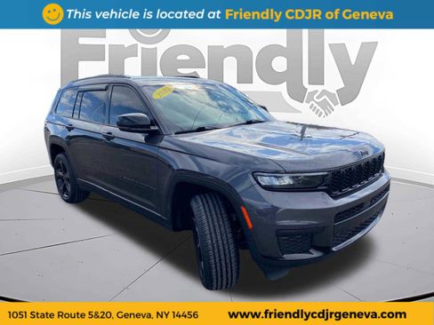Used 2023 Jeep Grand Cherokee L Laredo image 3