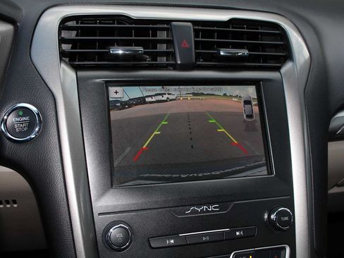 Used 2019 Ford Fusion SE FWD image 35