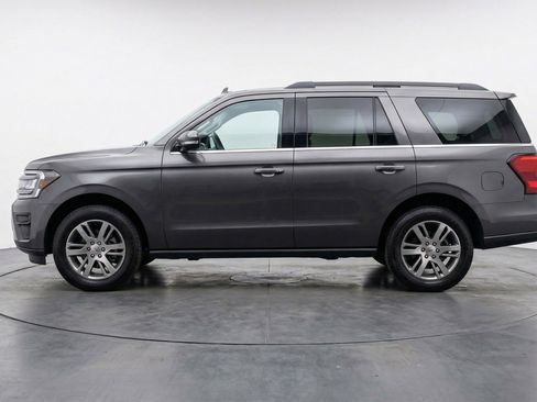 Used 2024 Ford Expedition Limited image 5