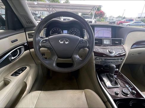 Used 2015 INFINITI Q70 3.7 w/ Technology Package RWD image 6