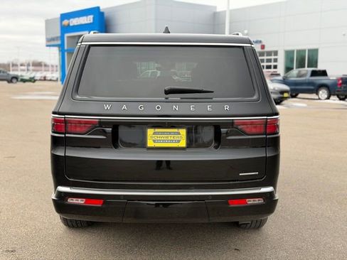 Used 2024 Jeep Wagoneer L Series II image 7
