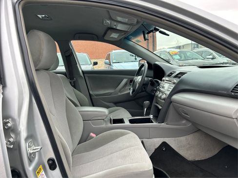 Used 2010 Toyota Camry LE image 20