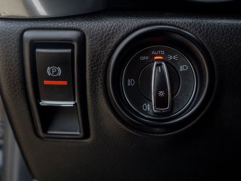 Used 2016 Porsche Cayenne S image 35