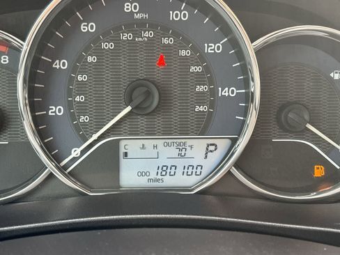 Used 2015 Toyota Corolla LE image 16