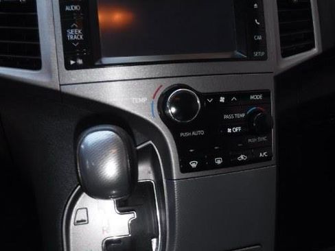 Used 2014 Toyota Venza LE FWD image 16