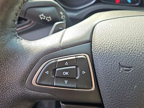 Used 2017 Ford Escape Titanium image 22