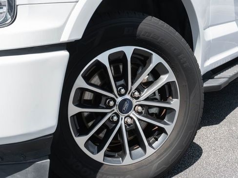Used 2019 Ford F150 XLT w/ Equipment Group 302A Luxury RWD image 2