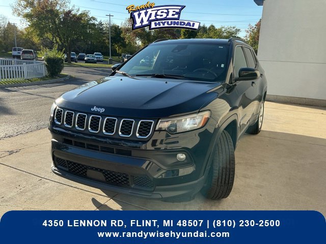 Used 2024 Jeep Compass Latitude AWD/4WD image 6