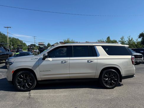 Used 2021 Chevrolet Suburban High Country AWD/4WD image 6