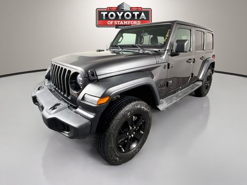 Used 2021 Jeep Wrangler Unlimited Sport AWD/4WD image 3
