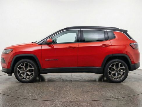 Used 2025 Jeep Compass Limited image 5