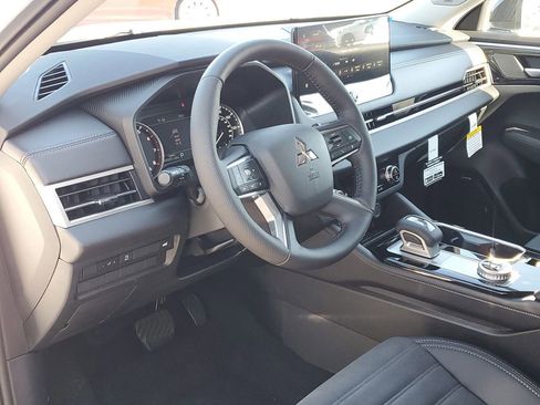 New 2026 Mitsubishi Outlander AWD image 13