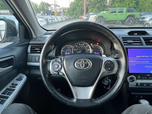 Used 2013 Toyota Camry SE FWD image 23