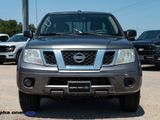 Used 2018 Nissan Frontier SV image 2