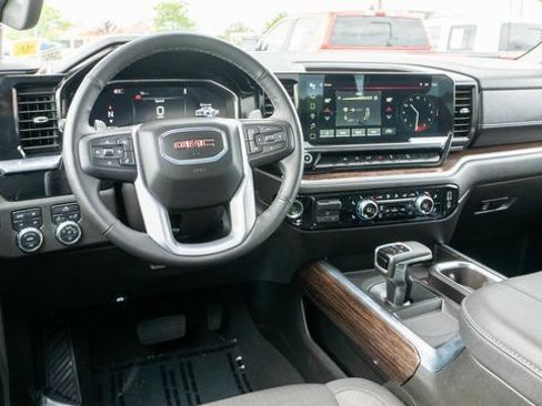 Used 2025 GMC Sierra 1500 Elevation AWD/4WD image 12