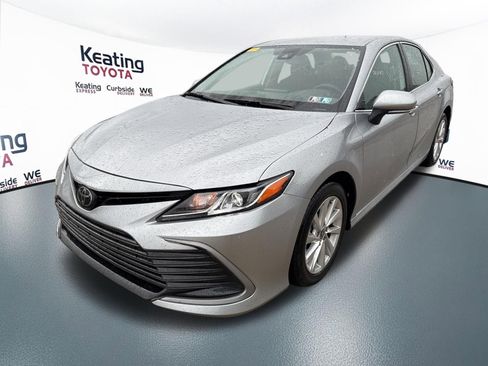 Used 2023 Toyota Camry LE w/ Convenience Package image 3