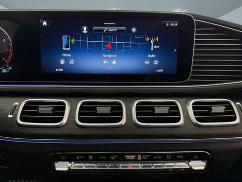 Used 2025 Mercedes-Benz GLS 450 4MATIC w/ AMG Line Exterior image 31