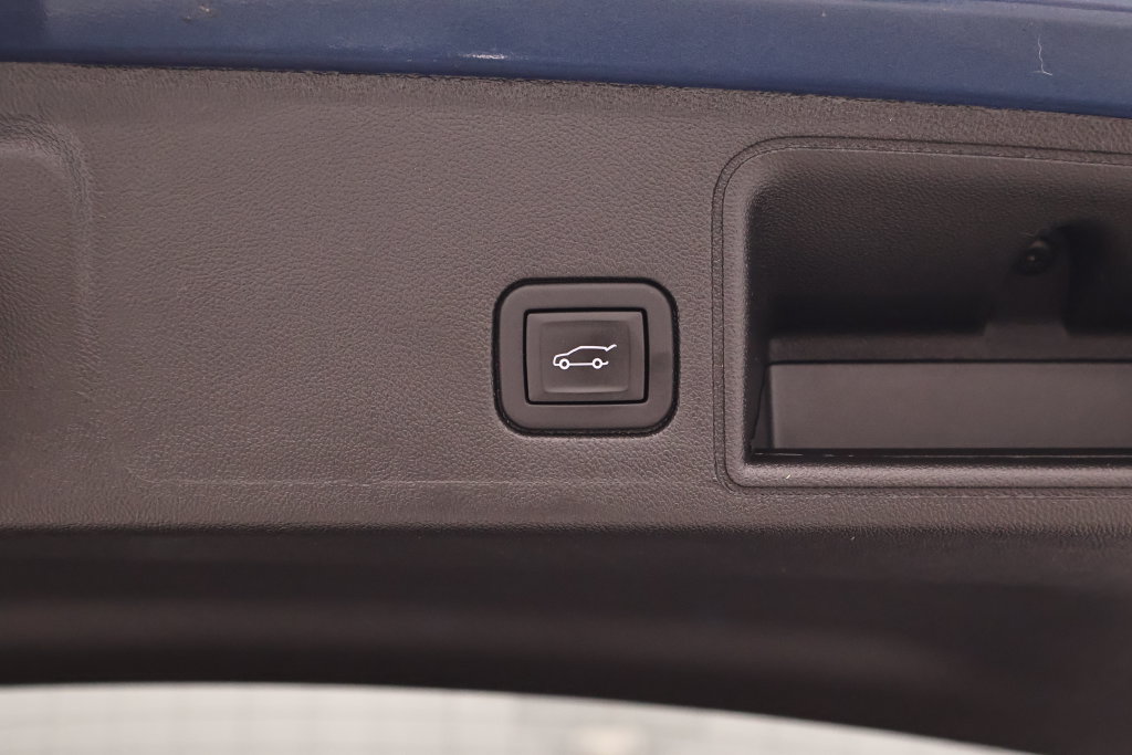 Used 2024 GMC Terrain SLT w/ Elevation Edition AWD/4WD image 37