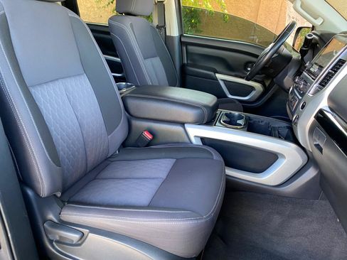 Used 2021 Nissan Titan SV w/ SV Convenience Package RWD image 43